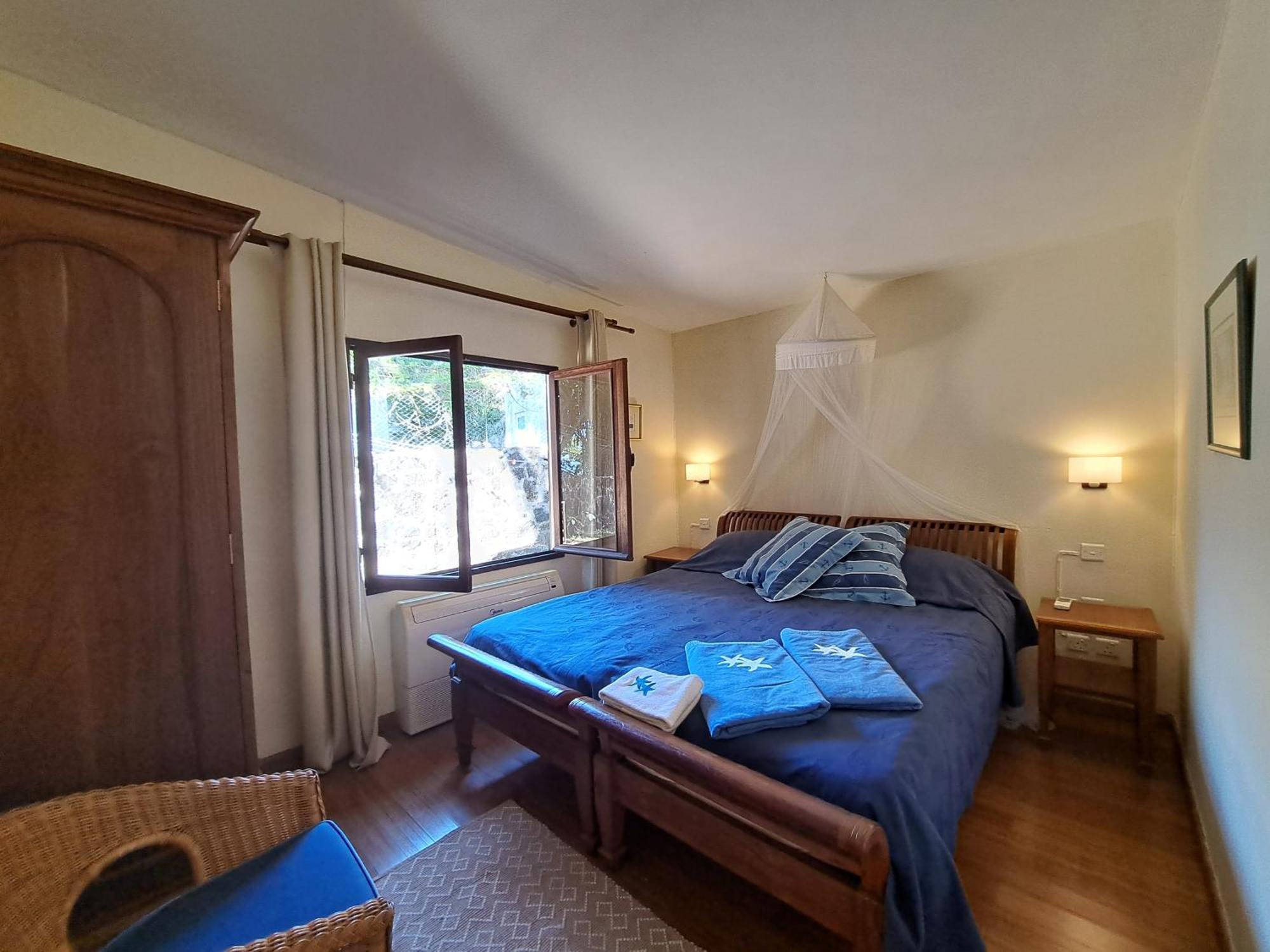 Clair De Lune - Private 2 Bedrooms Beachfront Villa トゥルー・ドー・ドゥース エクステリア 写真