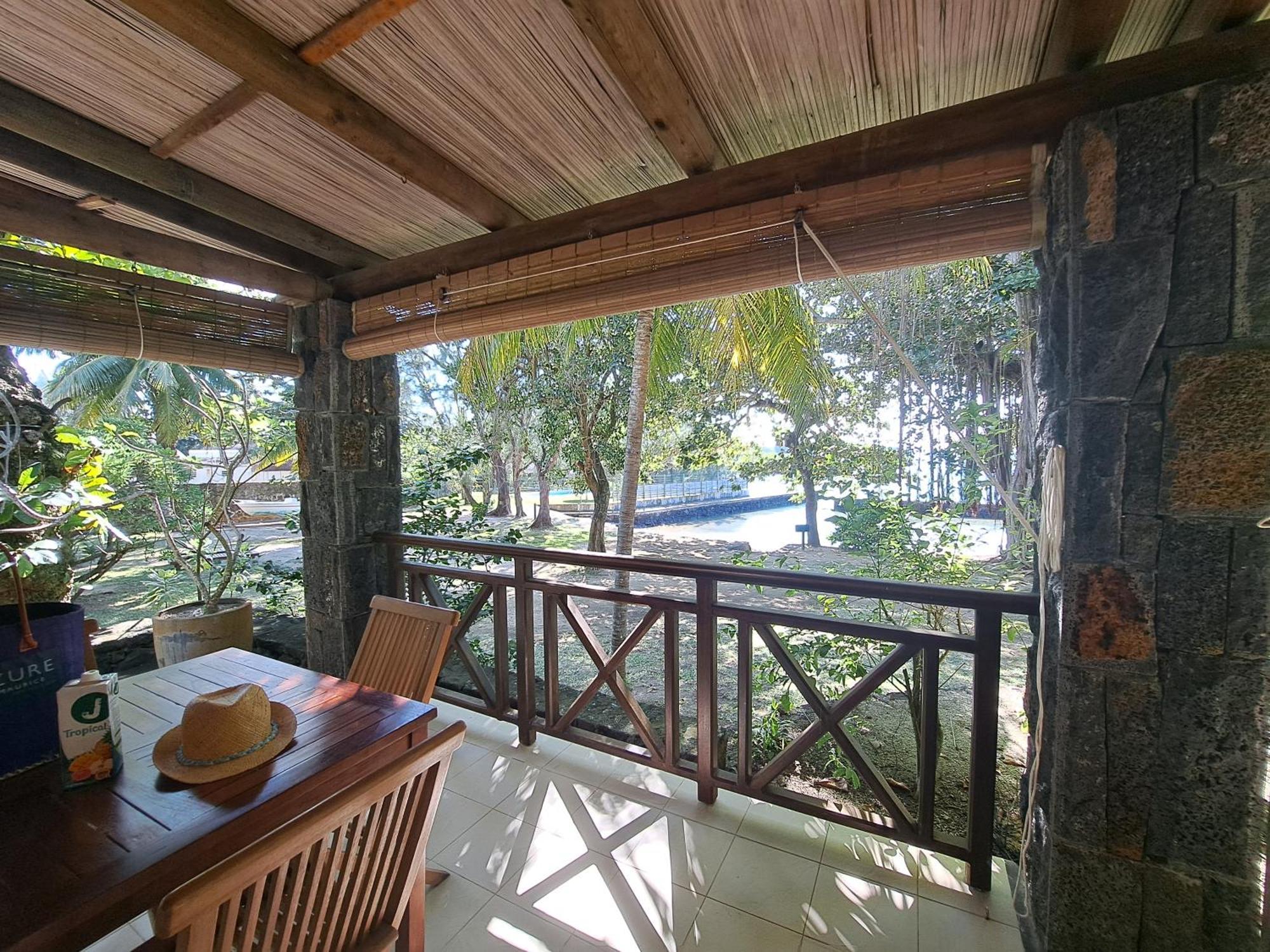 Clair De Lune - Private 2 Bedrooms Beachfront Villa トゥルー・ドー・ドゥース エクステリア 写真