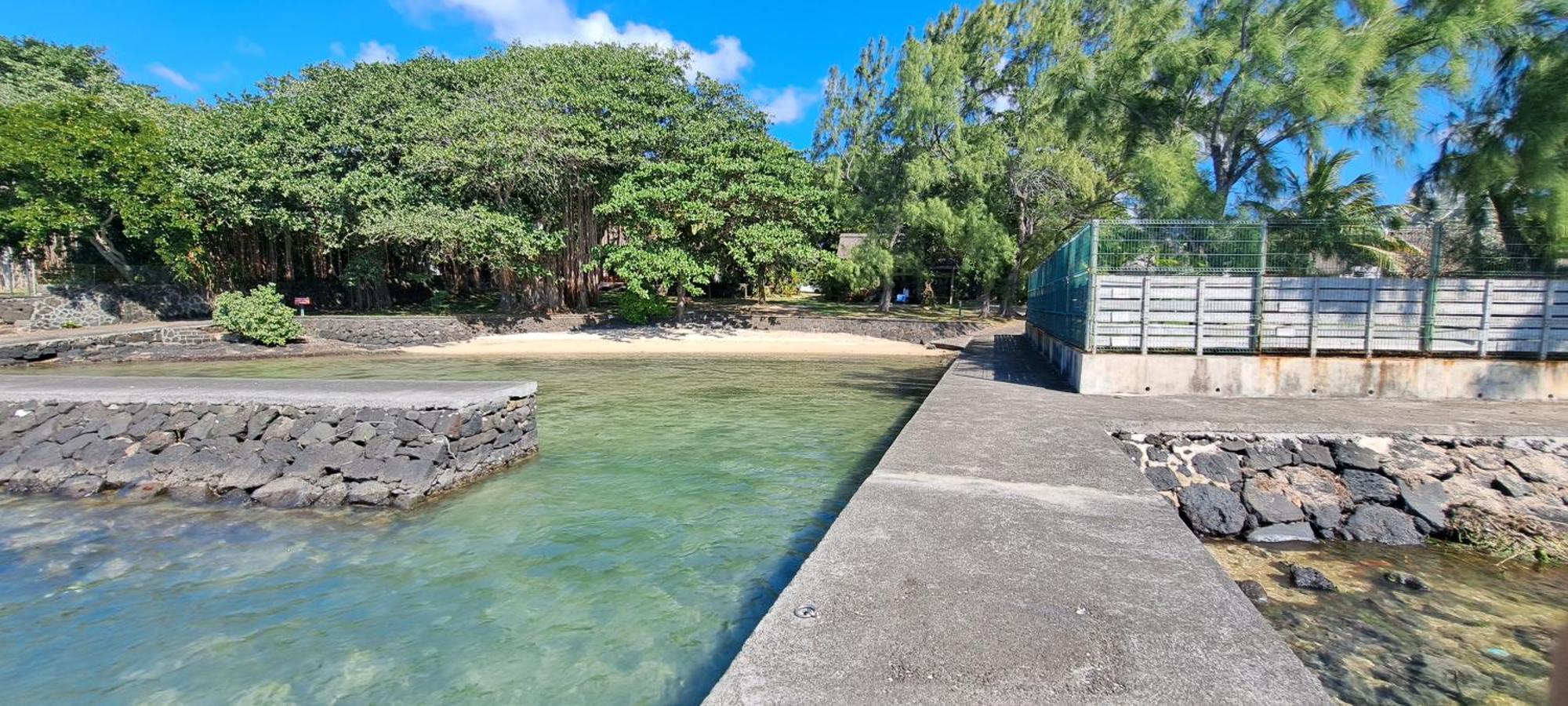 Clair De Lune - Private 2 Bedrooms Beachfront Villa トゥルー・ドー・ドゥース エクステリア 写真