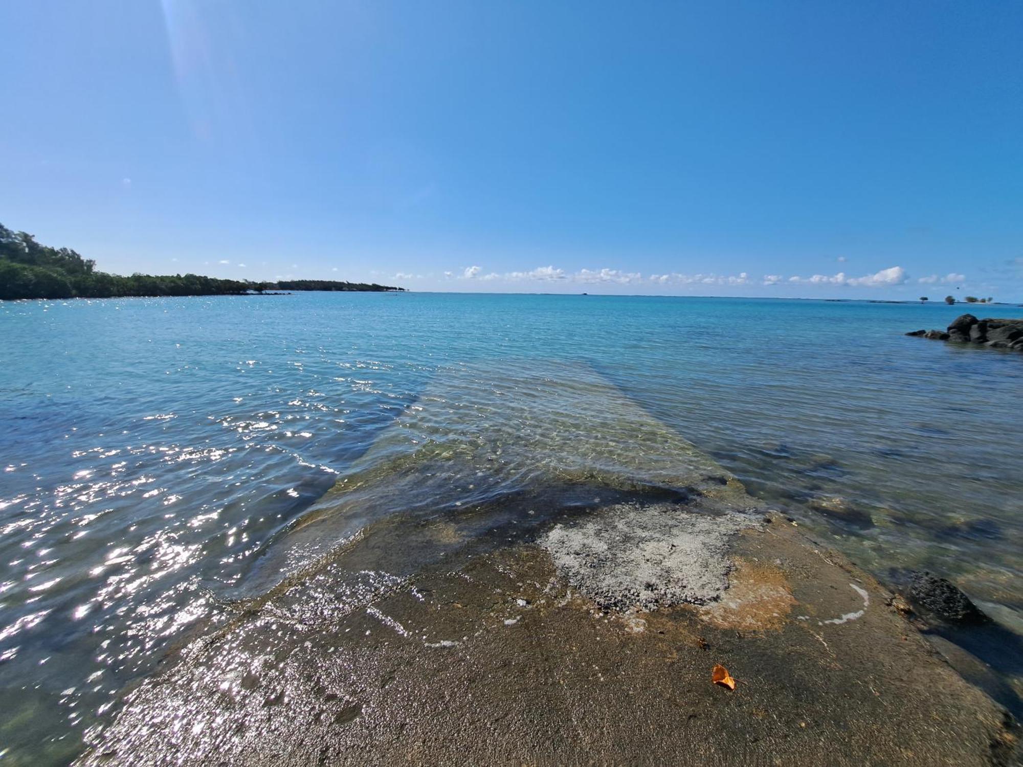 Clair De Lune - Private 2 Bedrooms Beachfront Villa トゥルー・ドー・ドゥース エクステリア 写真